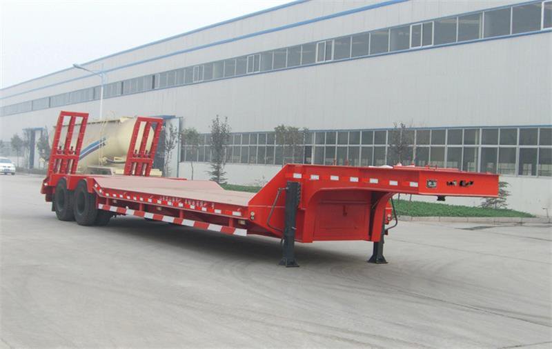 LHY9350TDPA低平板半挂车(图2) LHY9350TDPA低平板半挂车(图2)